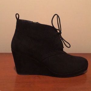 DV Wedge Booties